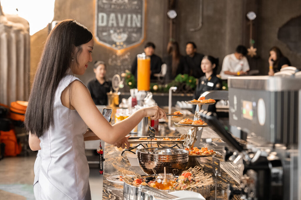 DAVIN CAFE สถานที่จัดเลี้ยง กรุงเทพ พร้อมบริการอาหารและค็อกเทลระดับพรีเมียม เหมาะสำหรับงานเลี้ยงองค์กร อีเวนต์หรู และปาร์ตี้ส่วนตัวในบรรยากาศสุดเอ็กซ์คลูซีฟ