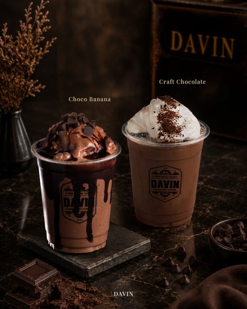 Choco Banana and Craft Chocolate, rich premium Chocolate drinks at DAVIN CAFE in Bangkok, crafted for Chocolate lovers seeking indulgent café beverages with a refined dessert-style experience.